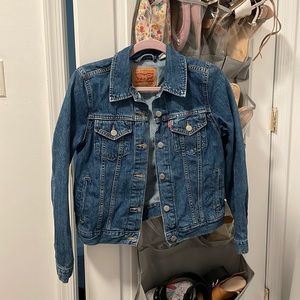 Levi Strauss & Co women’s denim jacket